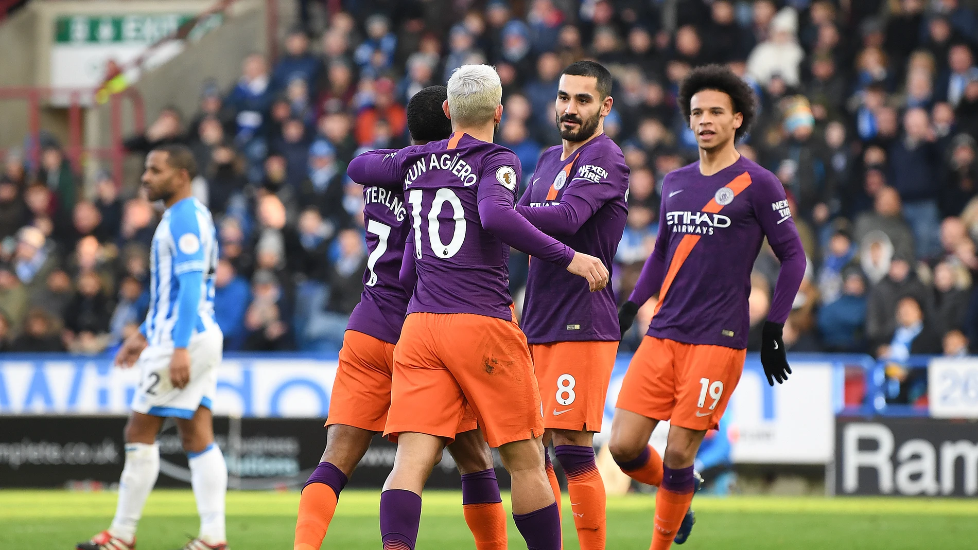 Los jugadores del Manchester City celebran el gol Los jugadores del Manchester City celebran el gol