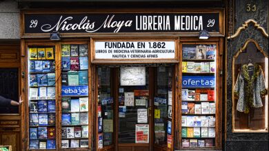 Cierra la librería más antigua de Madrid abierta desde 1862 ante la imposibilidad de mantener el negocio
