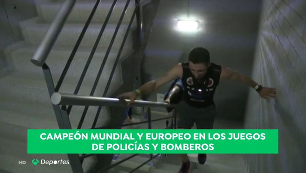 Un bombero de Zaragoza bate el récord Guinness de subir escaleras