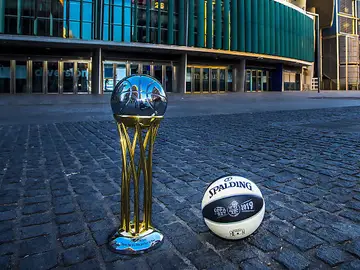 El trofeo de la Copa del Rey de baloncesto, en el Wizink Center El trofeo de la Copa del Rey de baloncesto, en el Wizink Center