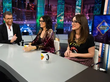 Ana Morgade habla en 'El Hormiguero 3.0' sobre su sesión de fotos: "Es muy difícil parecer sexy y relajada a la vez" Ana Morgade habla en 'El Hormiguero 3.0' sobre su sesión de fotos: "Es muy difícil parecer sexy y relajada a la vez"