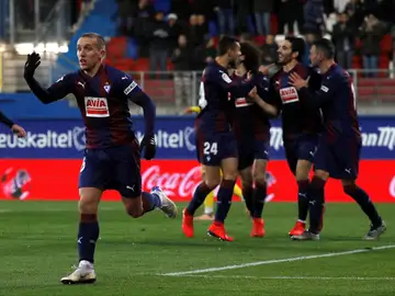 Los jugadores del Eibar celebran un gol ante el Espanyol Los jugadores del Eibar celebran un gol ante el Espanyol