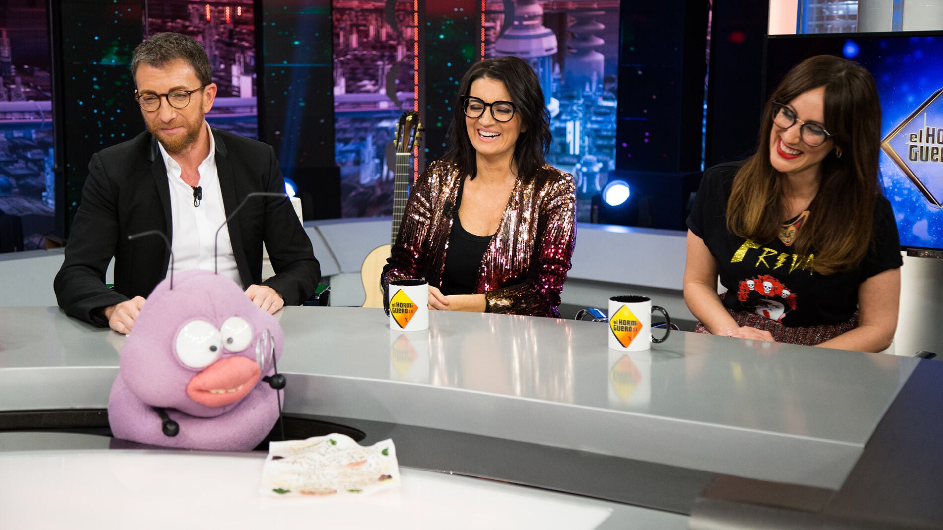 Petancas innova creando el poema para cortar en 'El Hormiguero 3.0'