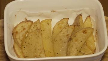 Unas ricas patatas al horno. Unas ricas patatas al horno.