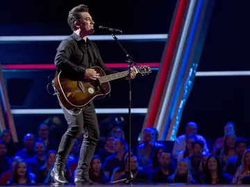 VÍDEO: David Mad Mayer canta ‘Blue suede shoes’ en las ‘Audiciones a ciegas’ de ‘La Voz’ VÍDEO: David Mad Mayer canta ‘Blue suede shoes’ en las ‘Audiciones a ciegas’ de ‘La Voz’