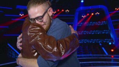 Un vocal coach de 'La Voz' rompe a llorar de emoción con la voz de Andrés Martín