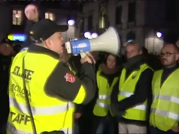Los taxistas quieren implicar a otros colectivos para una protesta como la de los chalecos amarillos franceses Los taxistas quieren implicar a otros colectivos para una protesta como la de los chalecos amarillos franceses