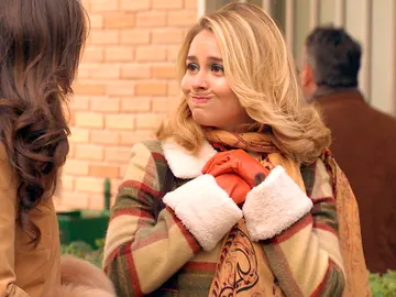 Luisita entra en pánico al enfrentarse al sexo con Amelia Luisita entra en pánico al enfrentarse al sexo con Amelia