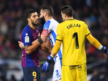 Luis Suárez y Cuéllar se encaran durante el Barcelona vs Leganés