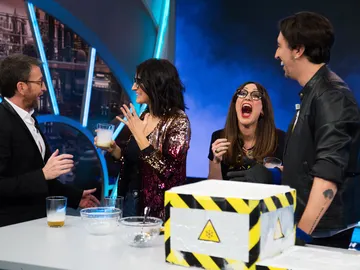 El divertido cóctel de 'El Hormiguero 3.0' otorga una voz de lo más interesante a Silvia Abril y Ana Morgade El divertido cóctel de 'El Hormiguero 3.0' otorga una voz de lo más interesante a Silvia Abril y Ana Morgade