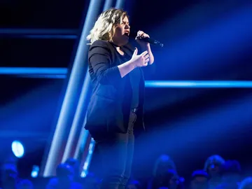 vídeo:Iria Regueiro canta ‘God is a woman’ en las ‘Audiciones a ciegas’ de ‘La Voz’ vídeo:Iria Regueiro canta ‘God is a woman’ en las ‘Audiciones a ciegas’ de ‘La Voz’