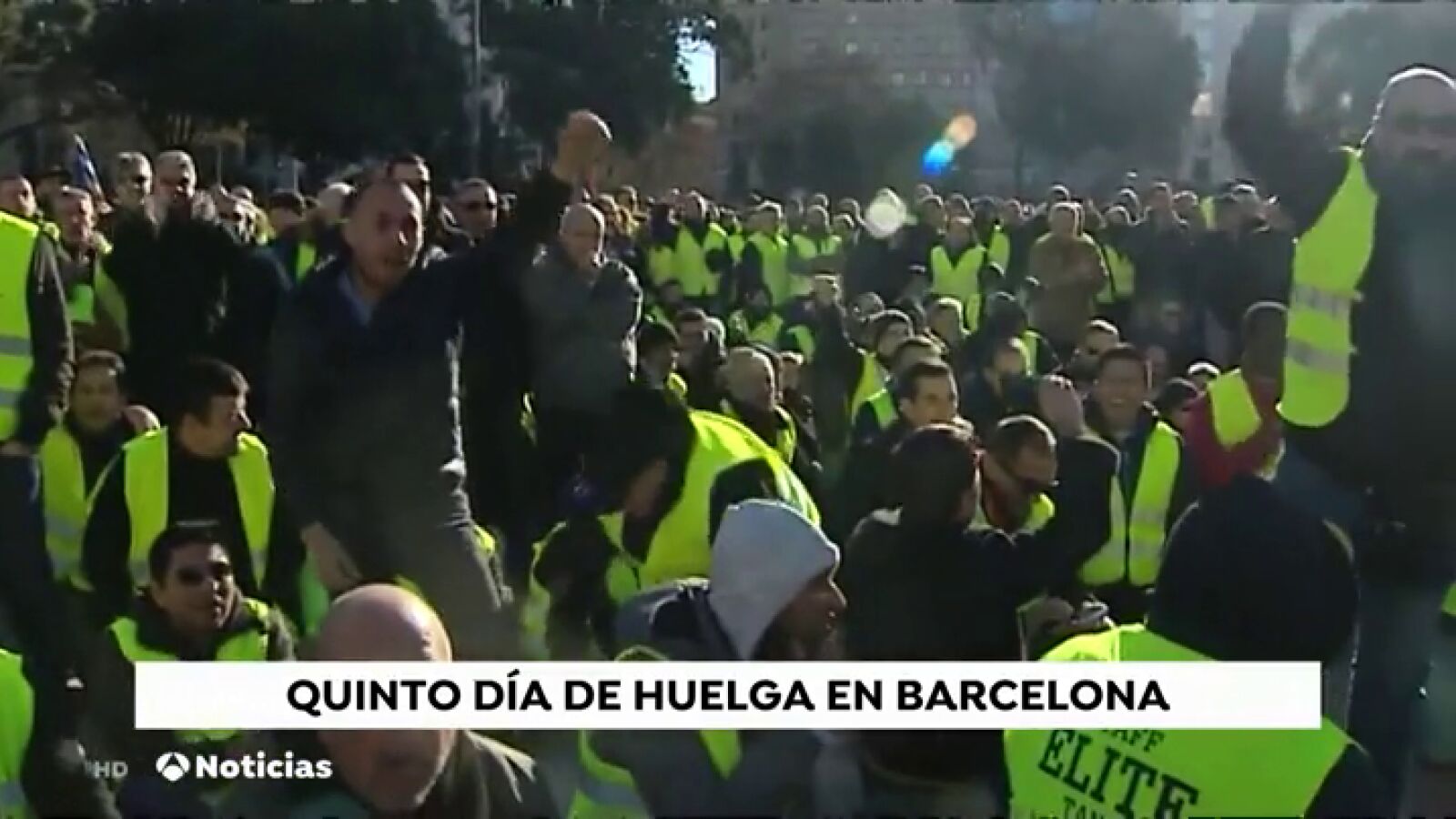 Los taxistas de Barcelona amenazan con bloquear la frontera con Francia, con la colaboración de chalecos amarillos franceses