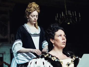 Emma Stone y Olivia Colman en 'La Favorita' Emma Stone y Olivia Colman en 'La Favorita'