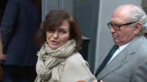 El gobierno se desentiende y dice que son las comunidades las que tienen que negociar con los taxistas El gobierno se desentiende y dice que son las comunidades las que tienen que negociar con los taxistas