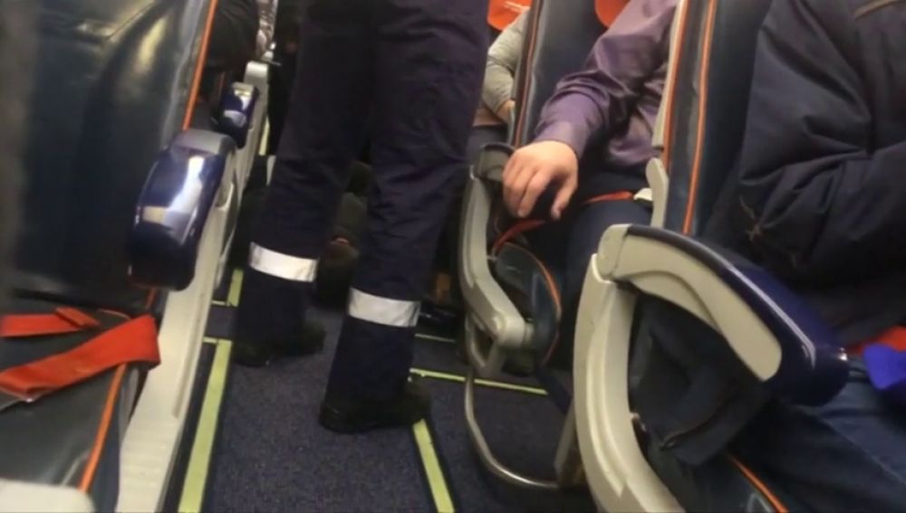 Detenido un hombre borracho tras intentar secuestrar un avión