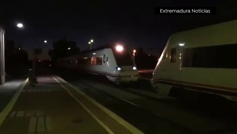 Nueva avería en un tren extremeño: el convoy que cubría el trayecto Zafra-Madrid se queda tirado a la altura de Talavera