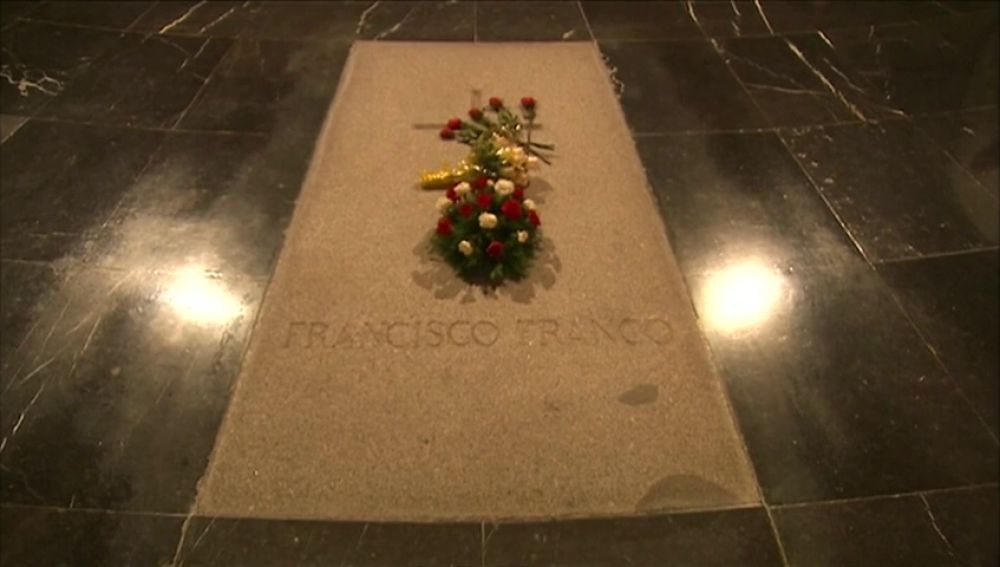Los Franco insisten: si hay exhumación lo llevarán a la Almudena