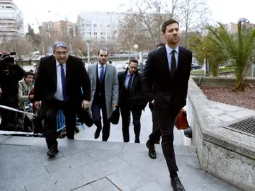 Xabi Alonso, a su llegada a la Audiencia Provincial de Madrid Xabi Alonso, a su llegada a la Audiencia Provincial de Madrid
