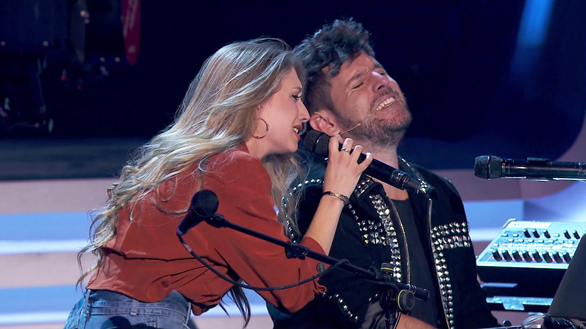 VÍDEO - LA VOZ: Palomy y Pablo López interpretan 'Ángel caído' al piano en 'La Voz'