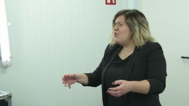 Iria Regueiro, energía y expresividad en estado puro para llenar el plató de 'La Voz'