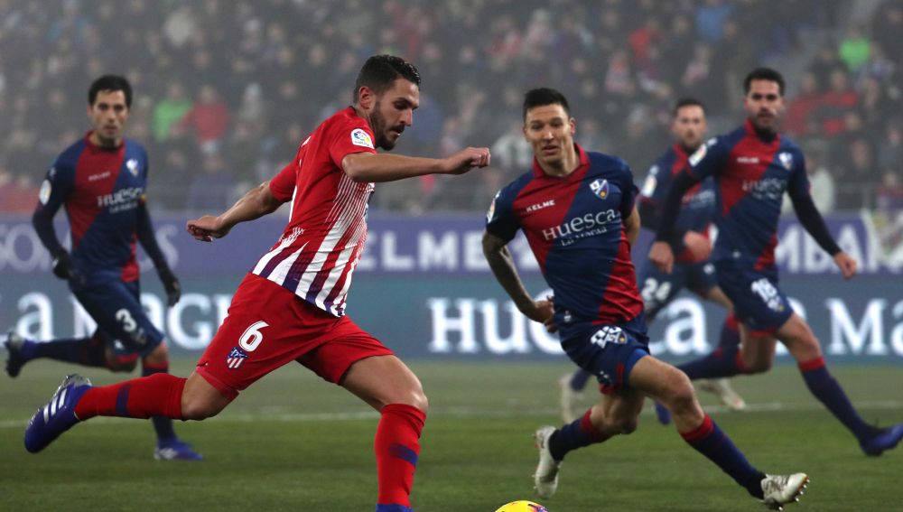 Koke, en acción contra el Huesca