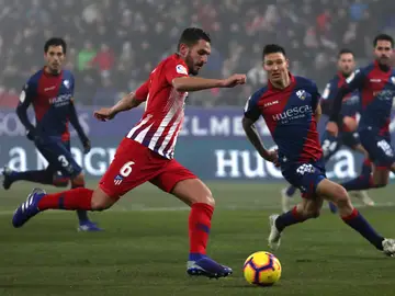 Koke, en acción contra el Huesca Koke, en acción contra el Huesca