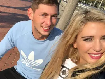 La exnovia de Emiliano Sala, junto al jugador argentino La exnovia de Emiliano Sala, junto al jugador argentino