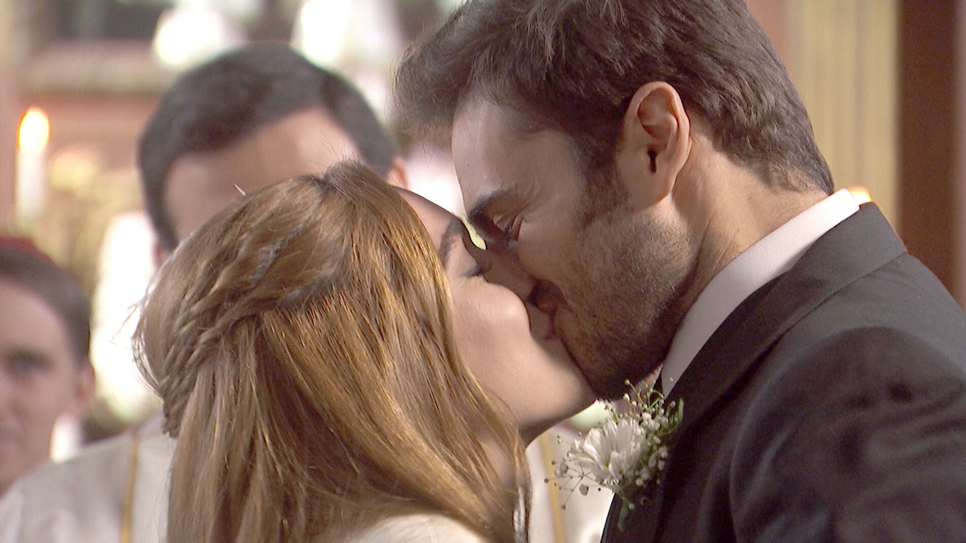 &iexcl;Julieta y Sa&uacute;l se convierten en marido y mujer! 