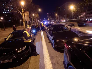 Los VTC paralizan la Diagonal en Barcelona. Los VTC paralizan la Diagonal en Barcelona.