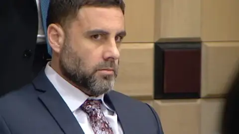 Un miembro del jurado del caso de Pablo Ibar llama al Tribunal para retractarse de su decisión de la culpabilidad del español Un miembro del jurado del caso de Pablo Ibar llama al Tribunal para retractarse de su decisión de la culpabilidad del español