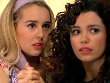 Amelia y Luisita, sorprendidas en un momento íntimo Amelia y Luisita, sorprendidas en un momento íntimo