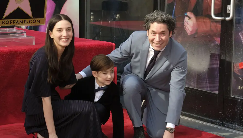 María Valverde y Gustavo Dudamel, junto al hijo de él