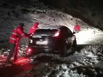 La nieve y el hielo obligan a circular con precaución en País Vasco y Navarra La nieve y el hielo obligan a circular con precaución en País Vasco y Navarra