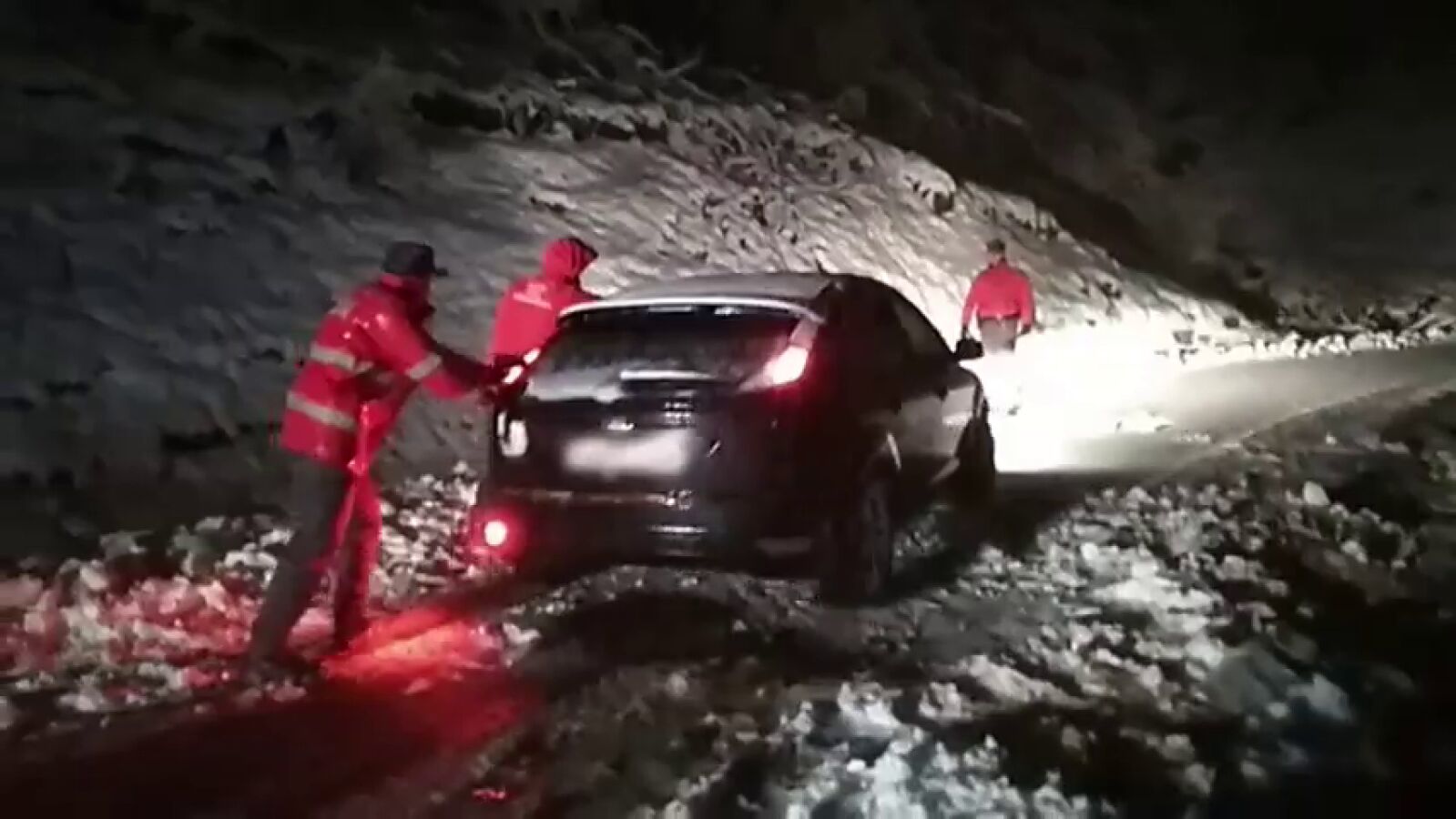 La nieve y el hielo obligan a circular con precaución en el País Vasco y Navarra
