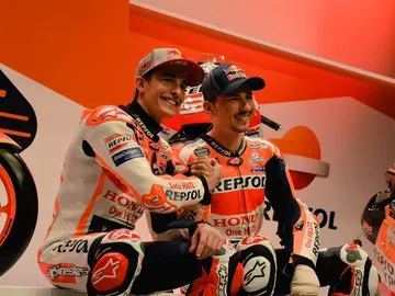 Marc Márquez y Jorge Lorenzo, en la presentación del equipo Honda Marc Márquez y Jorge Lorenzo, en la presentación del equipo Honda