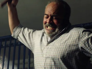 Salvador tortura a Herminio: "Te pregunto por última vez, ¿dónde está Francisco?" Salvador tortura a Herminio: "Te pregunto por última vez, ¿dónde está Francisco?"