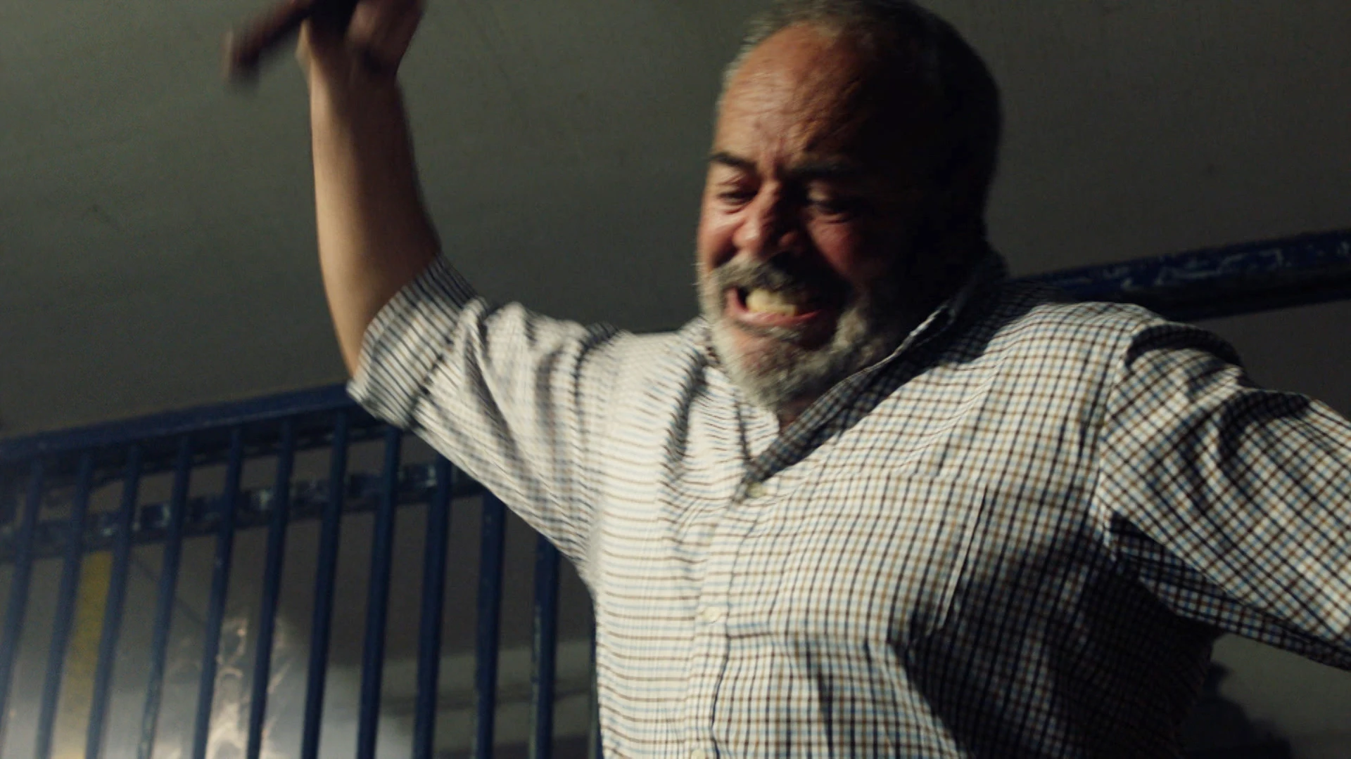 Vídeo - Salvador tortura a Herminio: "Te pregunto por última vez, ¿dónde está Francisco?"