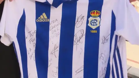 El bonito detalle del Recreativo de Huelva con Julen: "A Julen le gusta mucho el fútbol" El bonito detalle del Recreativo de Huelva con Julen: "A Julen le gusta mucho el fútbol"