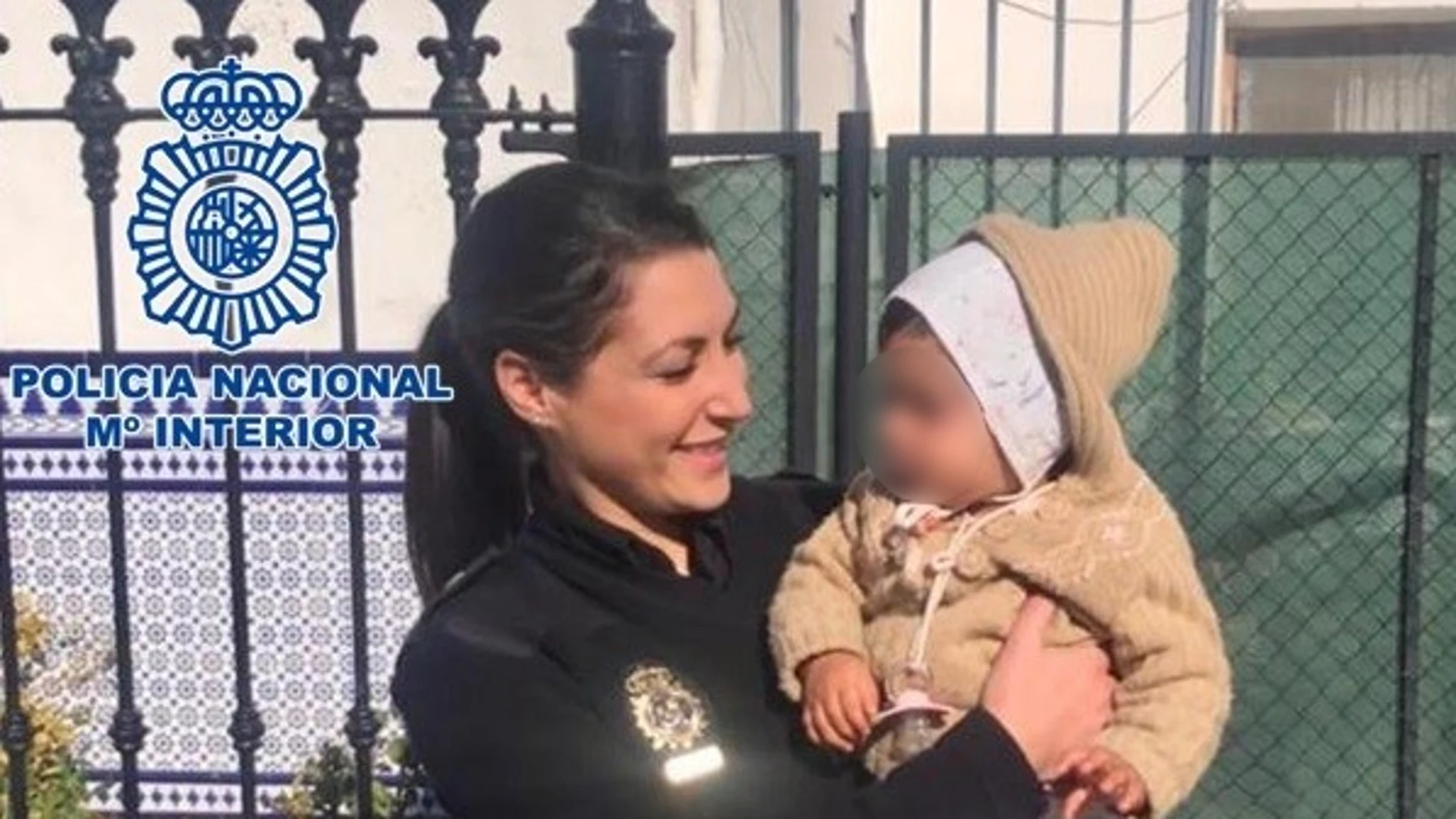 La Policía salva a una niña de 14 meses La Policía salva a una niña de 14 meses
