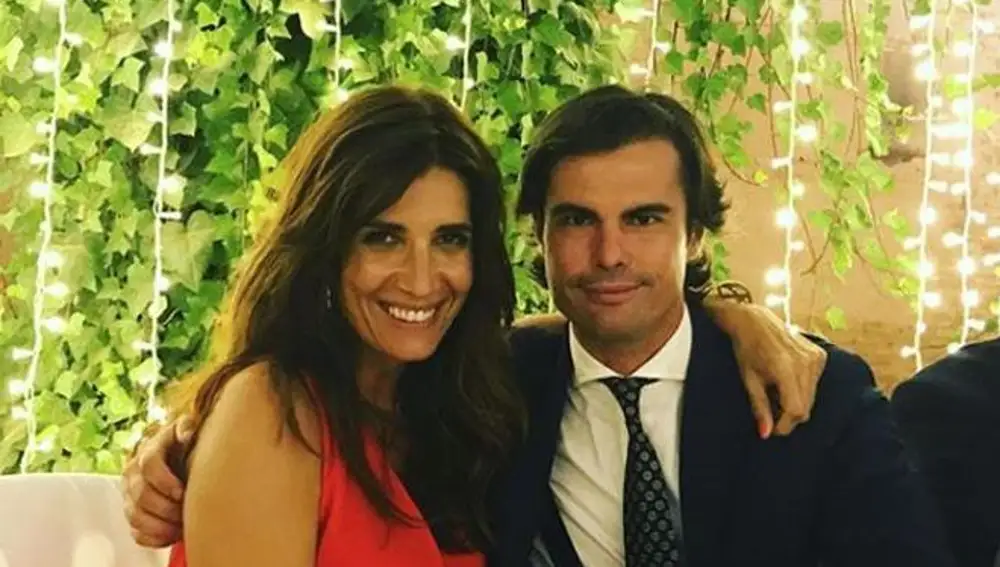 Elia Galera y Curi Gallardo juntos en una boda 