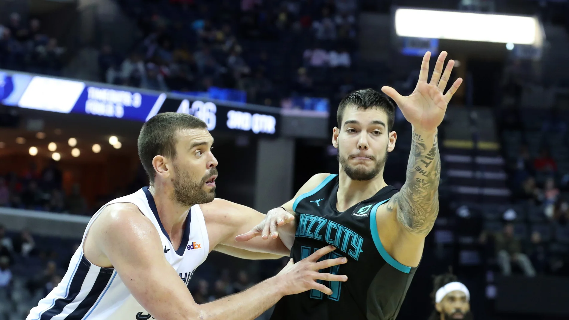 Marc Gasol y Willy Hernangómez, durante el Grizzlies-Hornets Marc Gasol y Willy Hernangómez, durante el Grizzlies-Hornets
