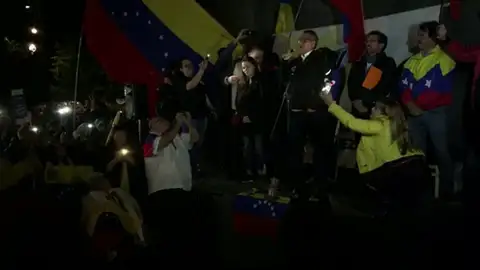 El padre del autoproclamado presidente de Venezuela, taxista en Canarias El padre del autoproclamado presidente de Venezuela, taxista en Canarias