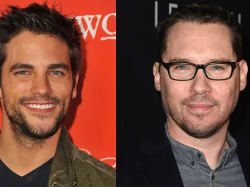 Brant Daugherty y Bryan Singer Brant Daugherty y Bryan Singer