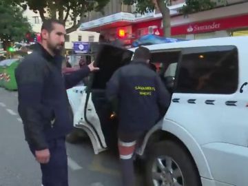 Los mineros salen hacia el túnel después de que se hayan finalizado las labores de entubado Los mineros salen hacia el túnel después de que se hayan finalizado las labores de entubado