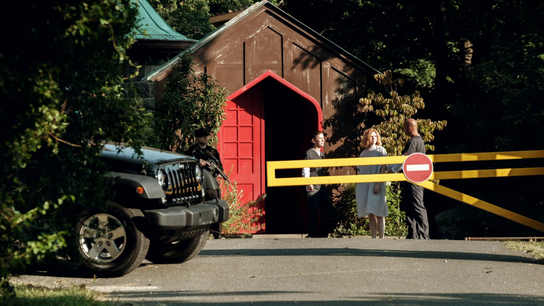 &iquest;Qu&eacute; ocurre tras la puerta roja con los once pasajeros desaparecidos?