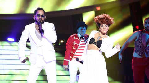 VÍDEO: José Corbacho y Lucía Gil revolucionan el escenario de ‘Tu cara me suena’ con ‘This is love’