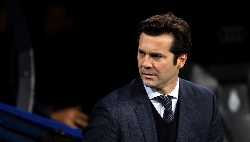 Santiago Solari, en la banda del Bernabéu