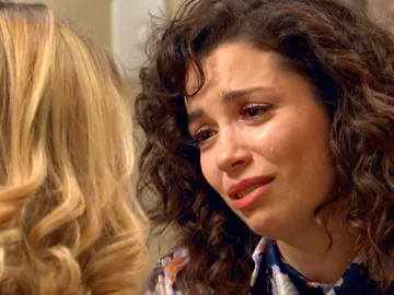 Amelia, destrozada a Luisita: "La vida que tus padres sueñan para ti no te la puedo dar" Amelia, destrozada a Luisita: "La vida que tus padres sueñan para ti no te la puedo dar"
