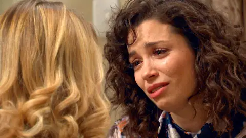 Amelia, destrozada a Luisita: "La vida que tus padres sueñan para ti no te la puedo dar" Amelia, destrozada a Luisita: "La vida que tus padres sueñan para ti no te la puedo dar"