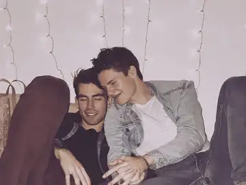 Matthew Pacifici, junto a su novio Matthew Pacifici, junto a su novio
